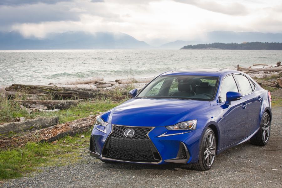  Lexus IS200t F-Sport 2016 года  (NA) (фото 9 из 27)